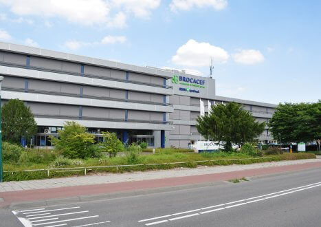 https://nombv.nl/wp-content/uploads/2020/10/Brocacef_main_office_in_Maarssen-2-467x330.jpg
